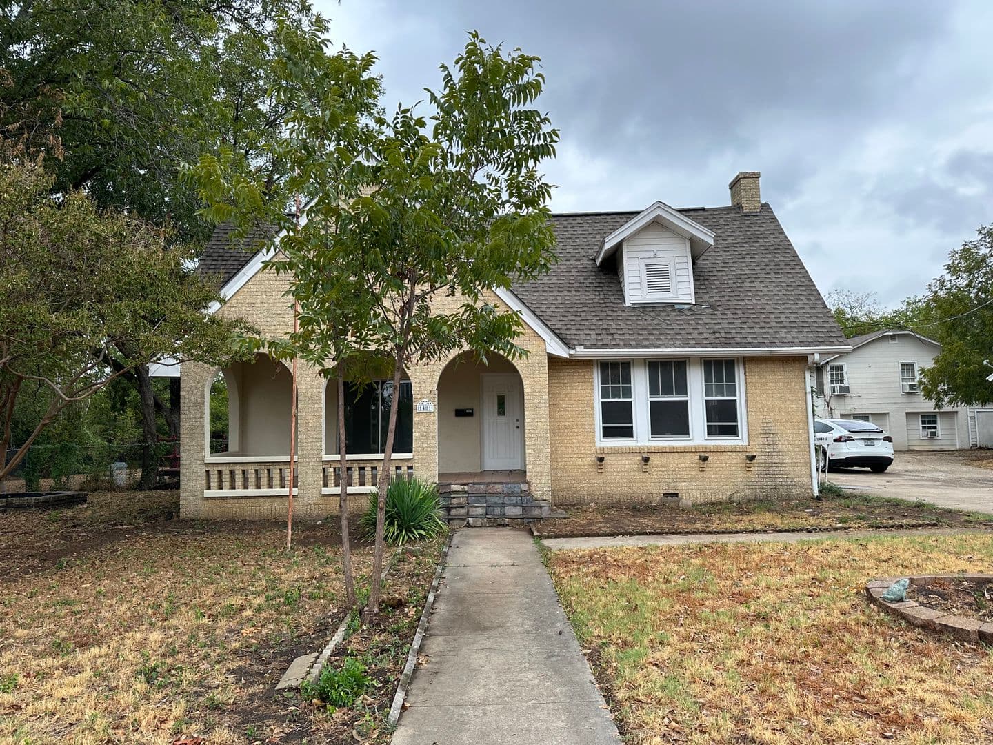 Denton Apartment: 1401 Bolivar St