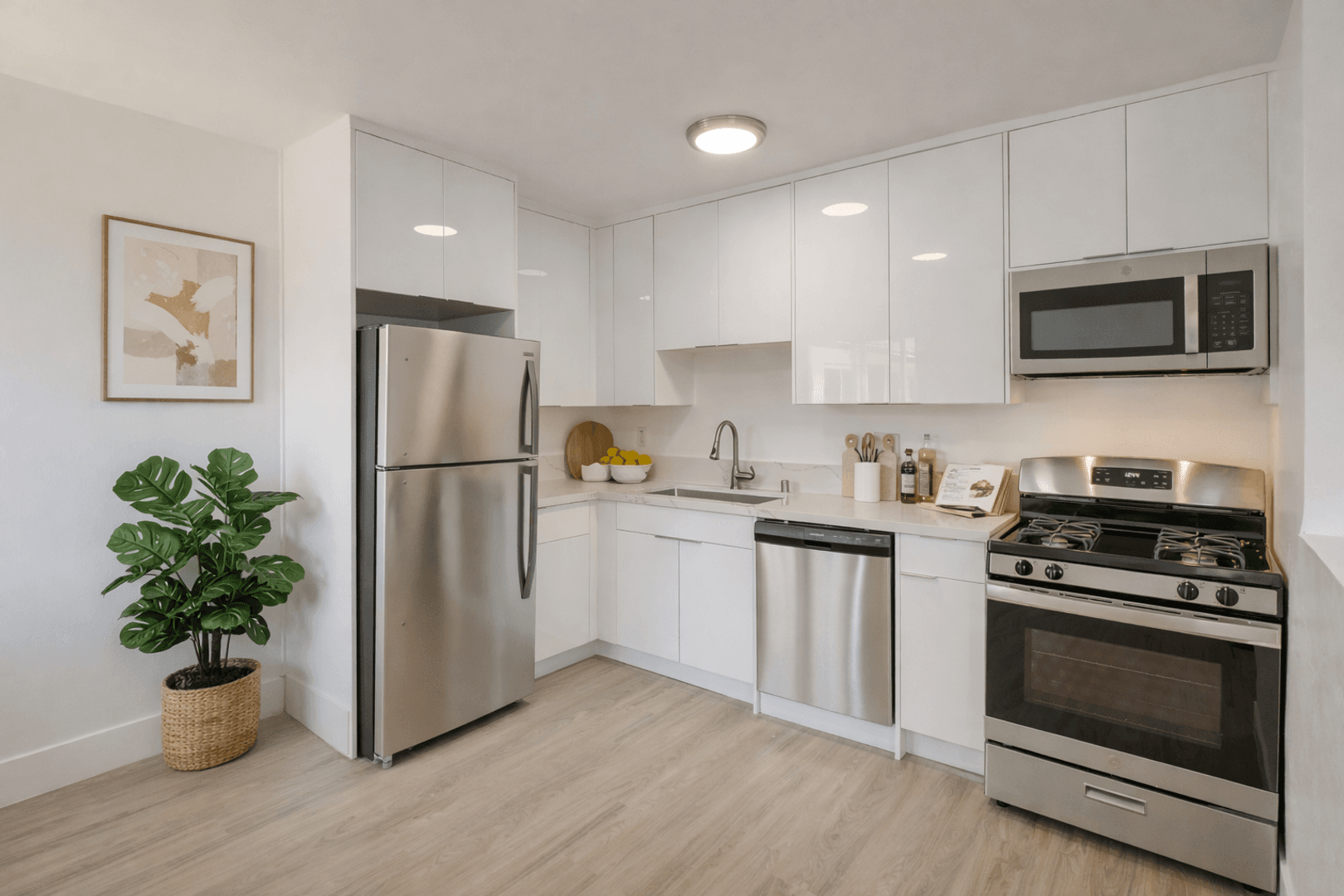 Los Angeles Apartment: 3926 Gibraltar Avenue