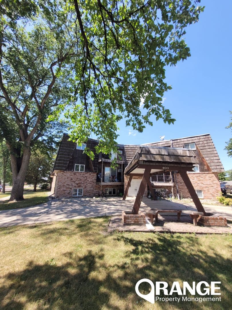 Wahpeton Apartment: 403 3rd St. N.