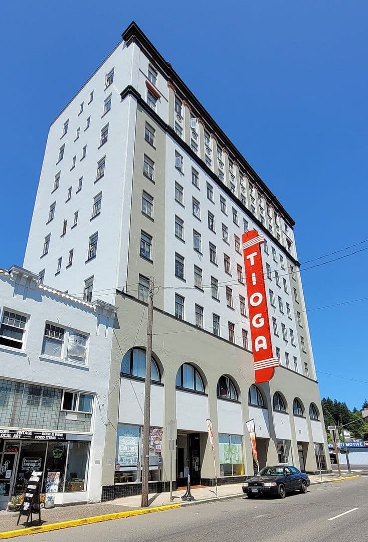 Coos Bay Apartment: 275 N Broadway