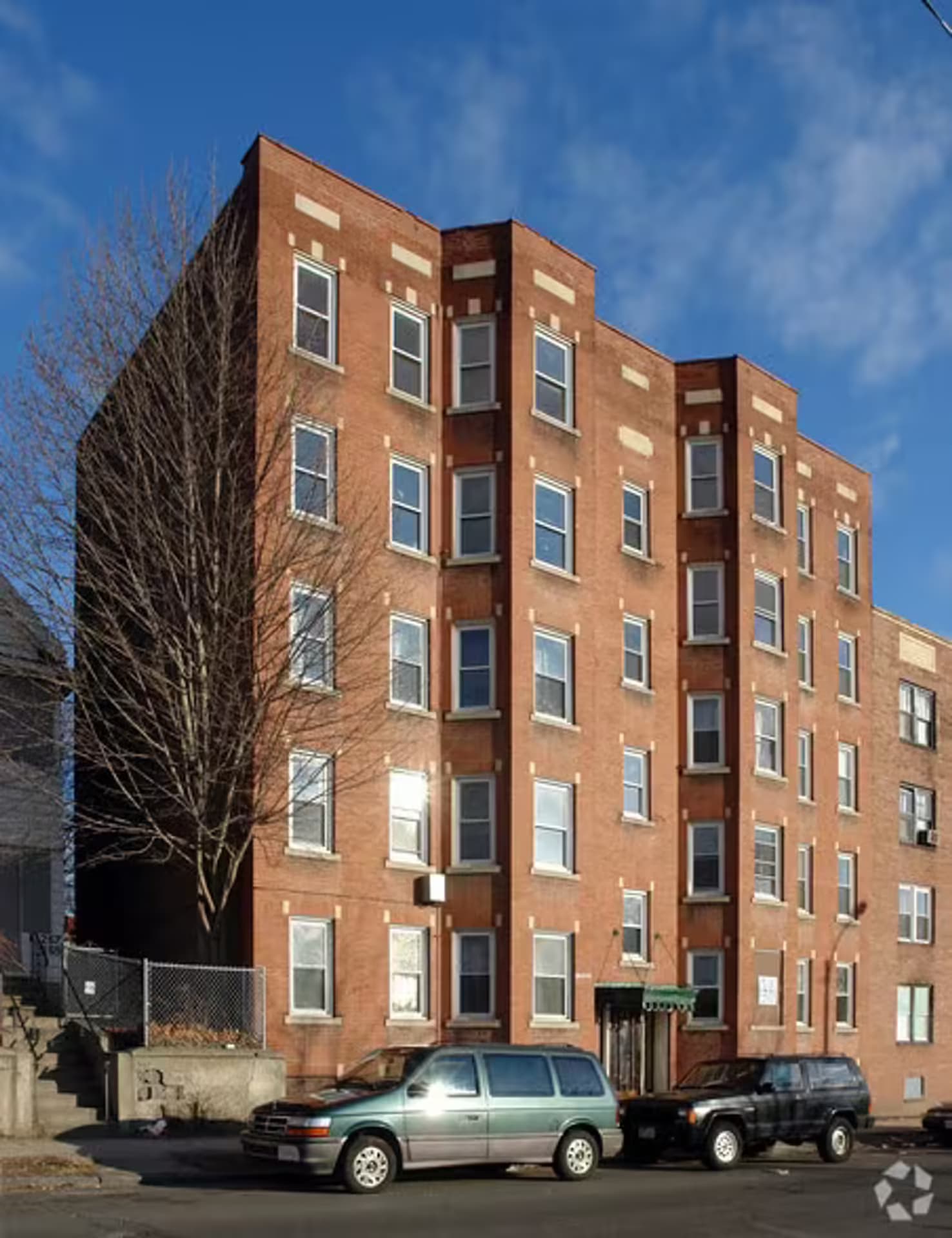 Holyoke Apartment: 263 Elm Street - 3R