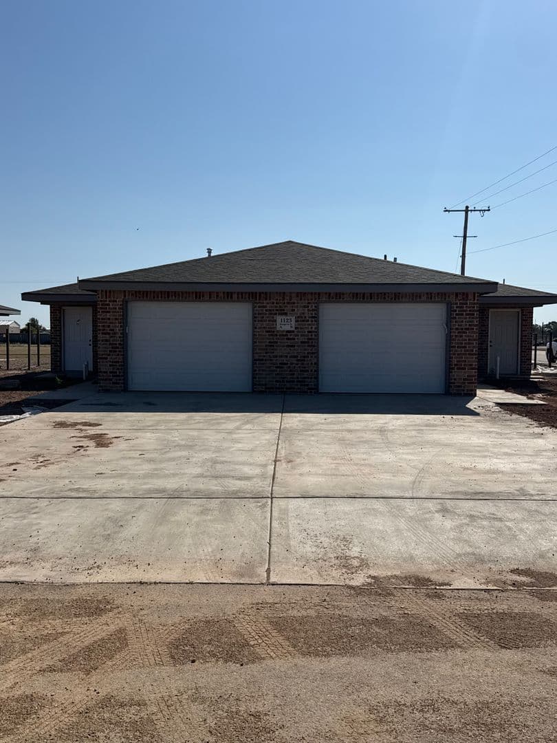 Hereford Apartment: 1123 Mesquite Street