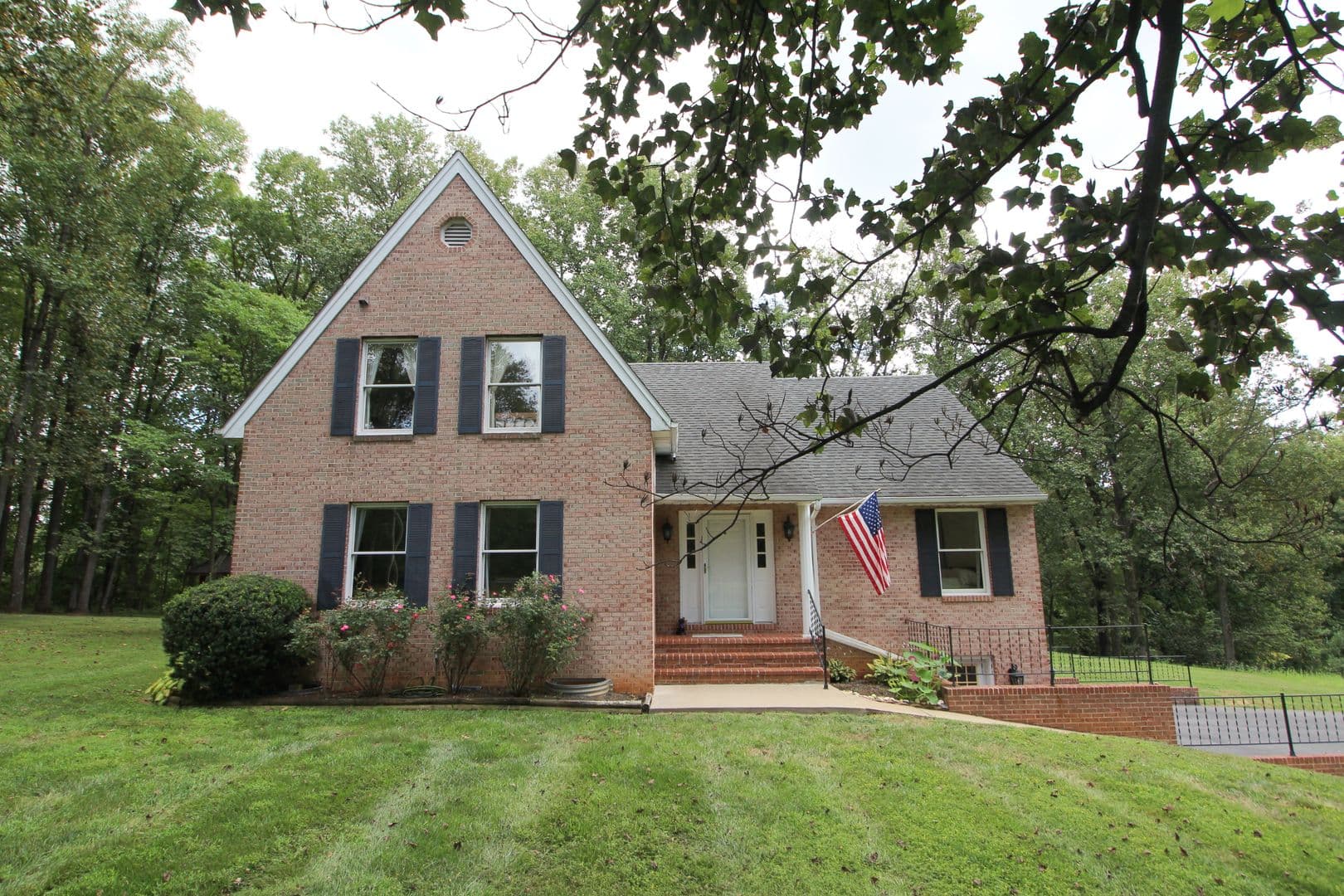 Clear Brook House: 314 Casey Dr