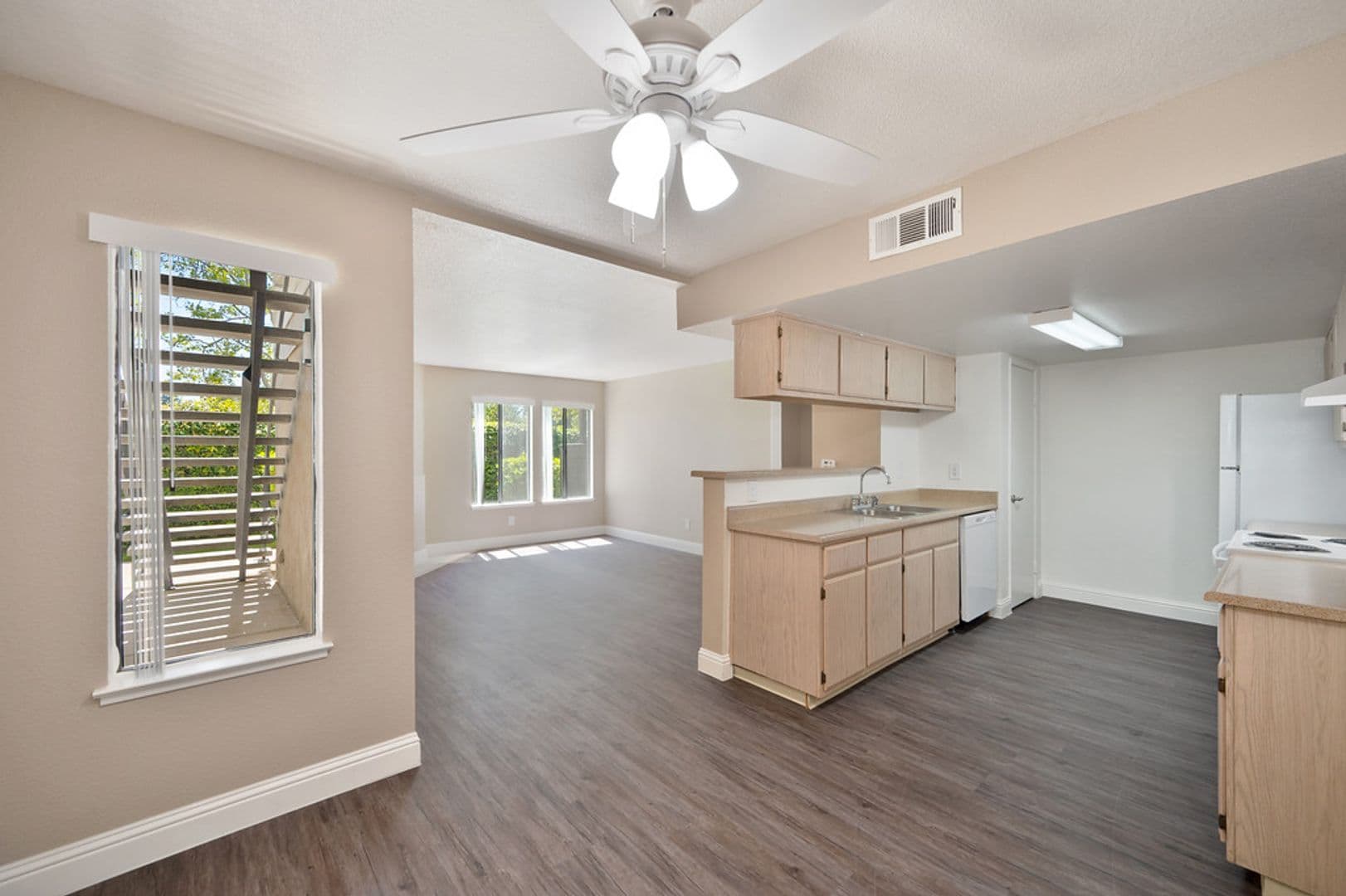 Carmichael Apartment: 4033 McClain Way