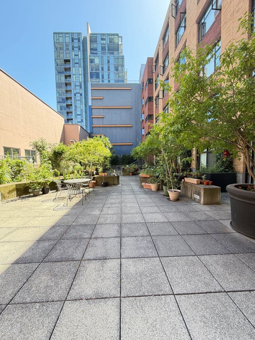 Portland Apartment: 1024 SW Main St