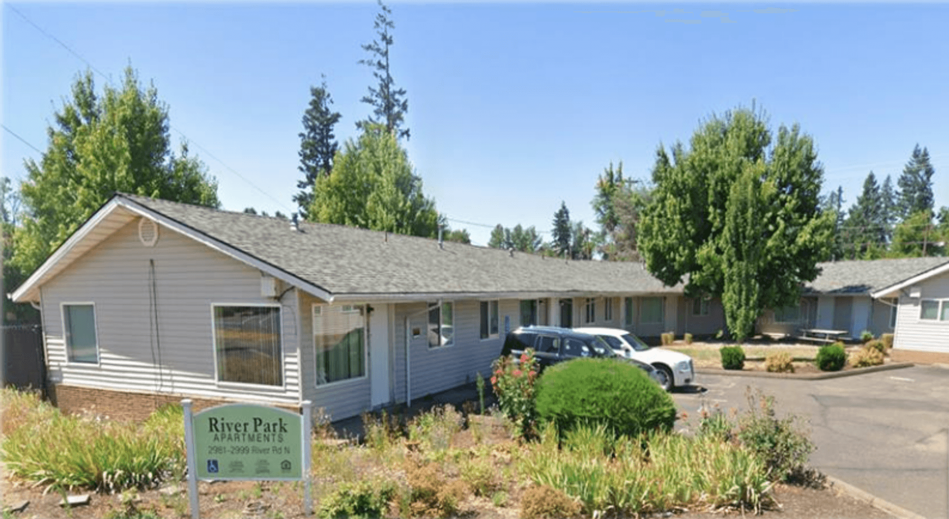 Keizer Apartment: 2981-2999 River Rd N