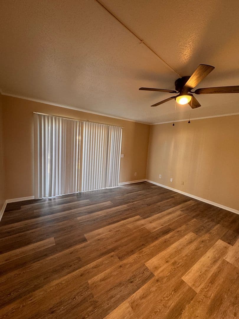 Vidalia Apartment: 707 Loop Road