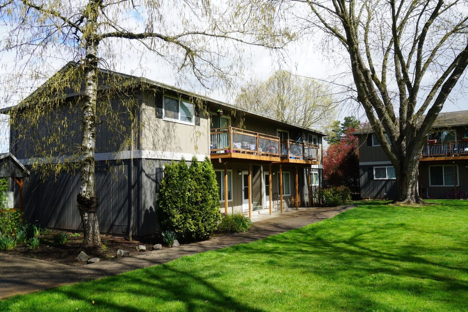 Milwaukie Apartment: 7015 Se Lake Rd