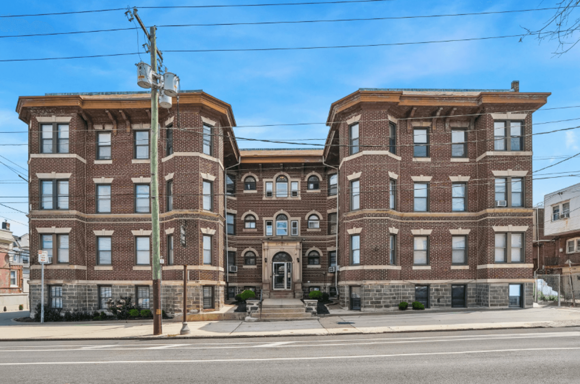 Philadelphia Apartment: 131 South 48th Street