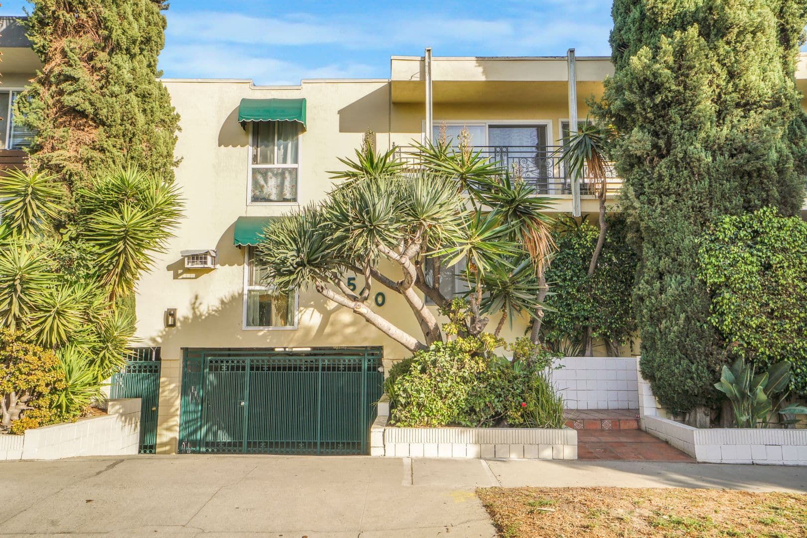West Hollywood Apartment: 540 N. Orlando Ave