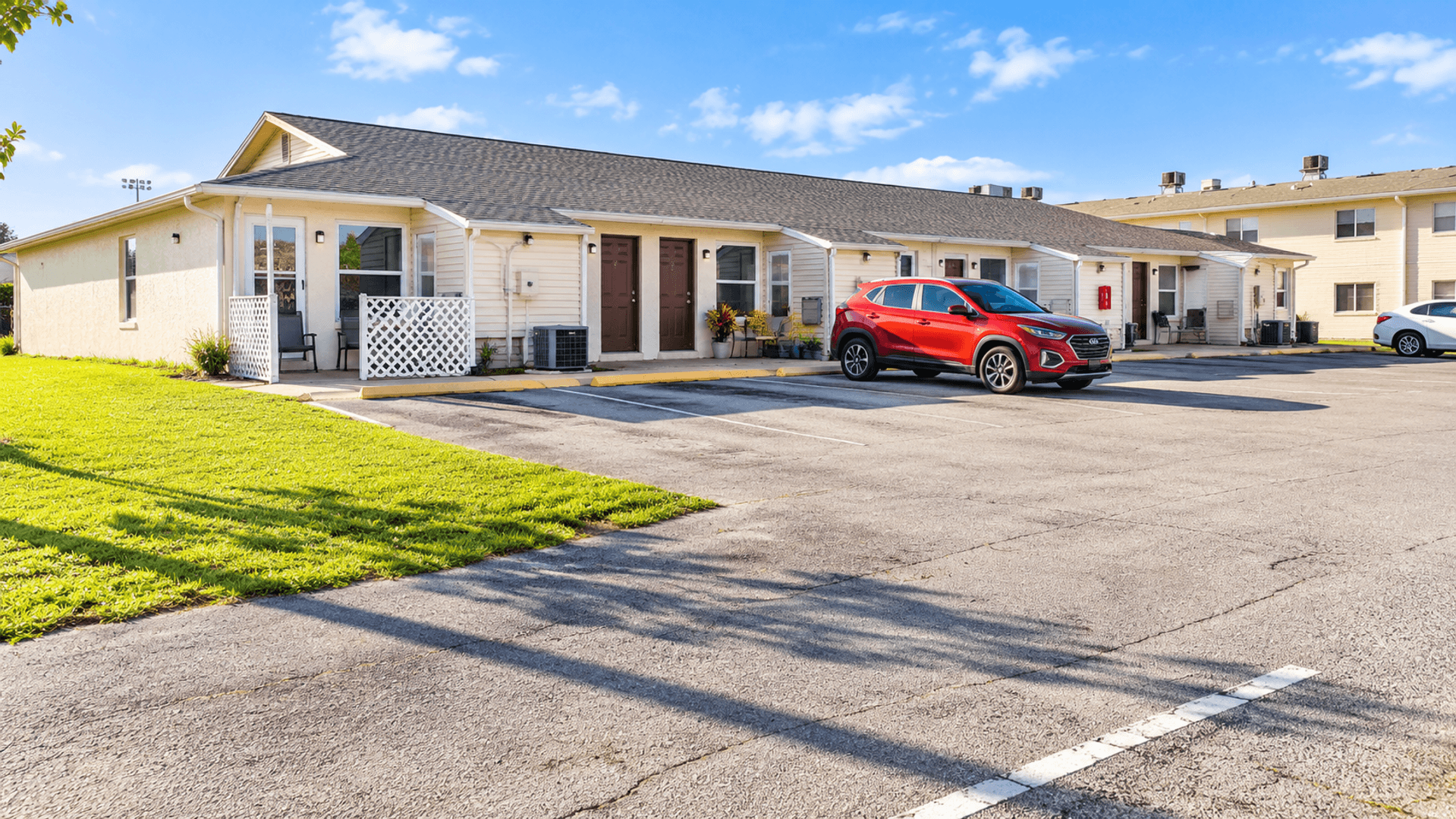 South Daytona Apartment: 1930 South Palmetto Avenue