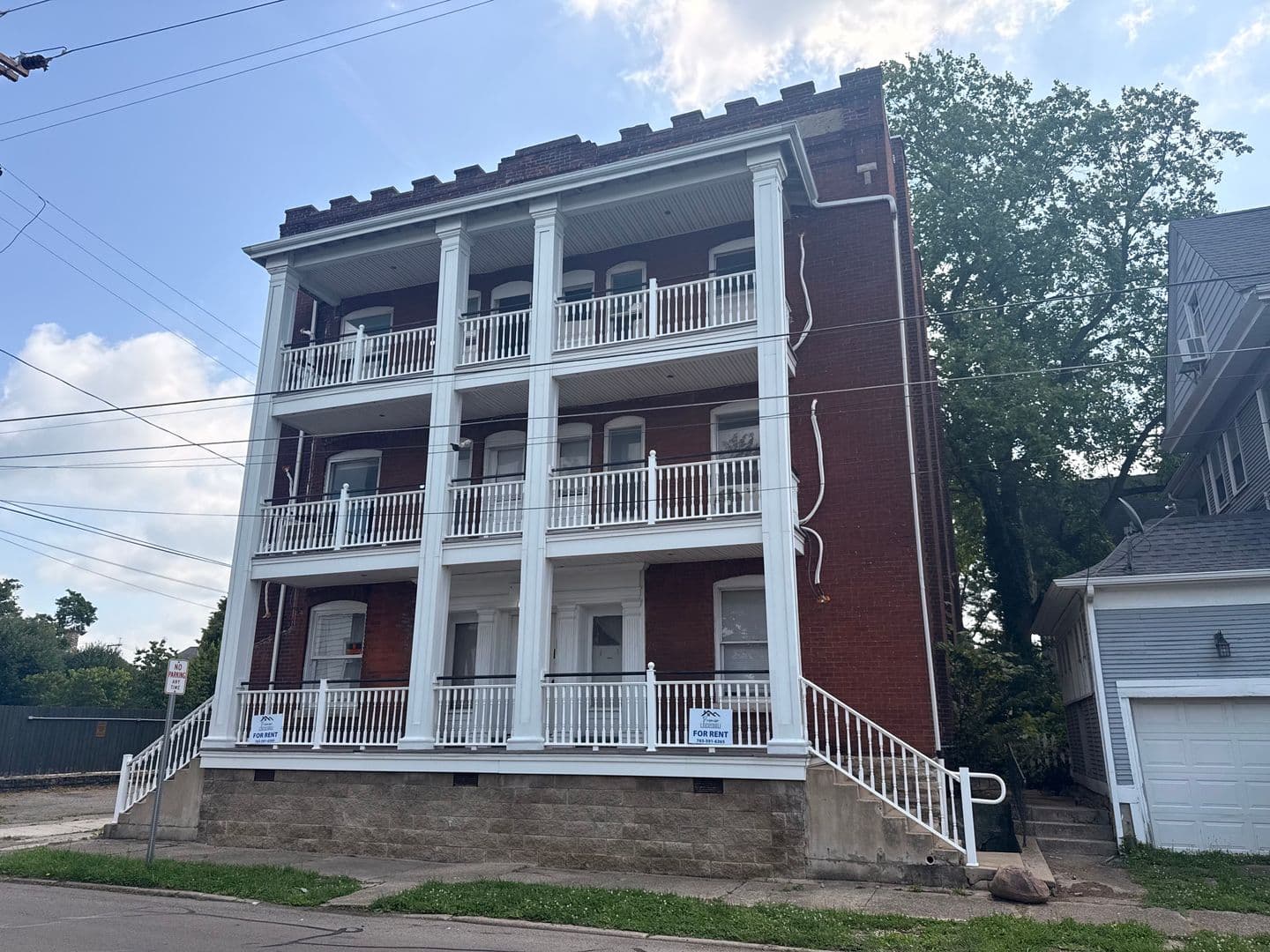 Muncie Apartment: 316 S Monroe St