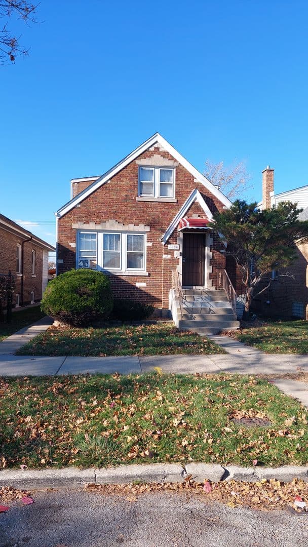 Chicago Apartment: 6204 S McVicker Ave