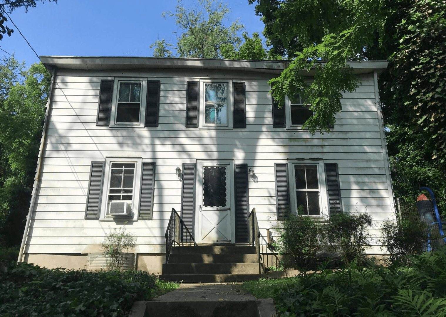 Lawrence Apartment: 17 Cold Soil Road