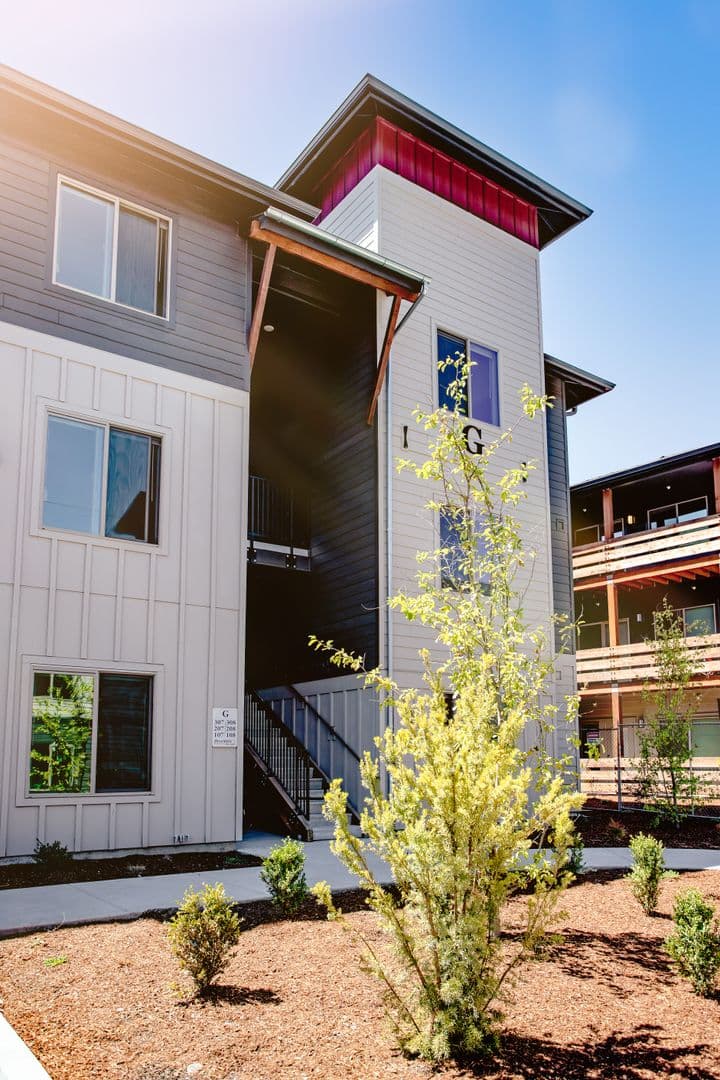 Kelso Apartment: 104 Solomon Road