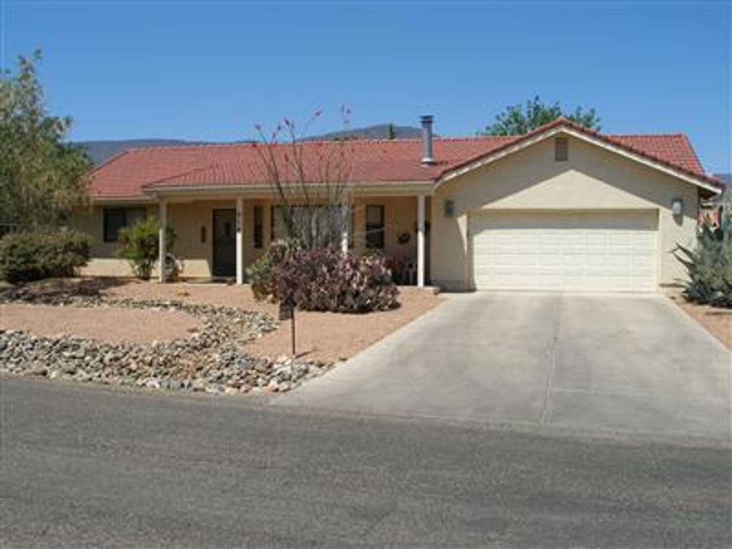 Cottonwood House: 914 S. 4th St