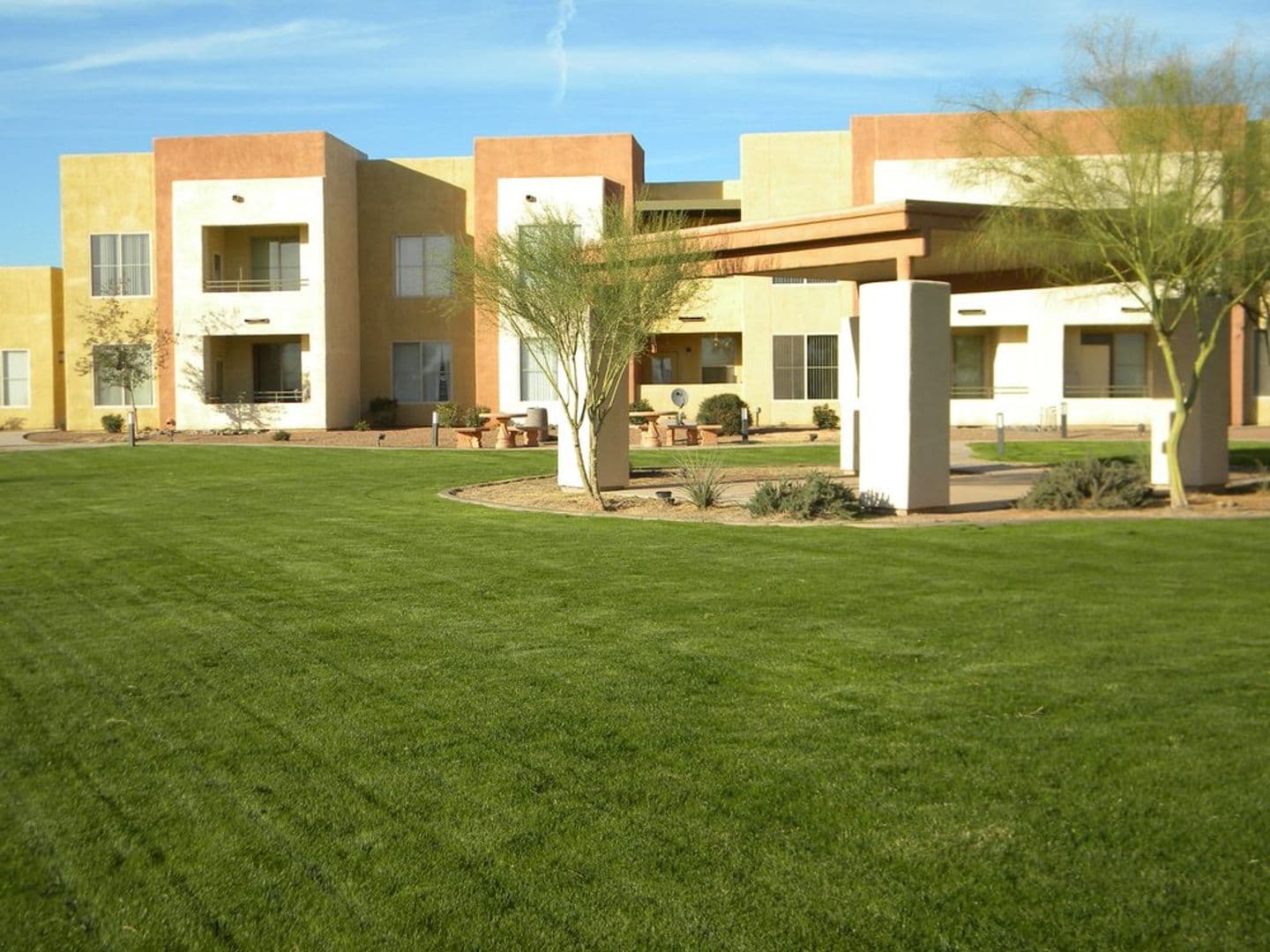 Eloy Apartment: 507 W Alsdorf Rd.
