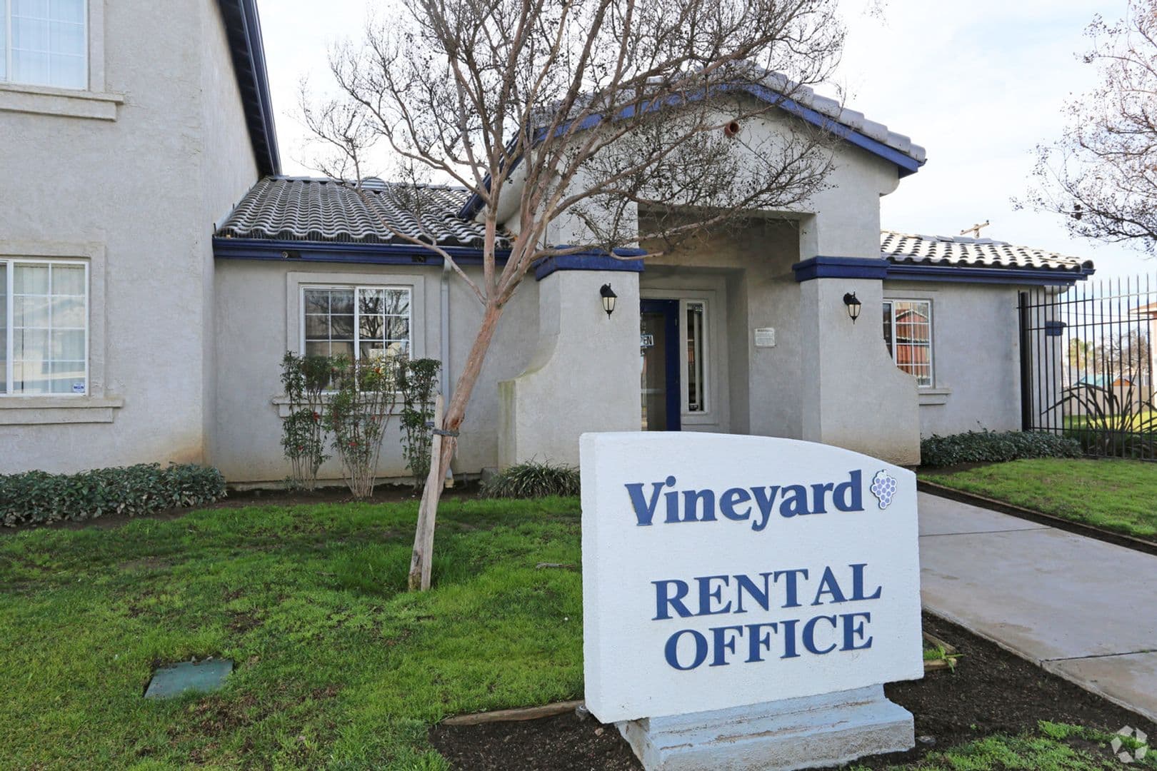 Lamont Apartment: 10412 Stobaugh St.