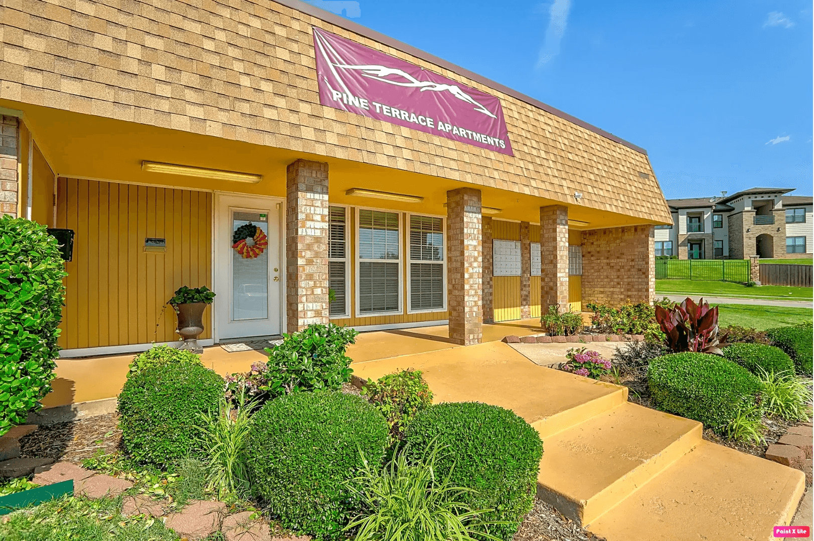 Lawton Apartment: 315 SE Warwick Wy