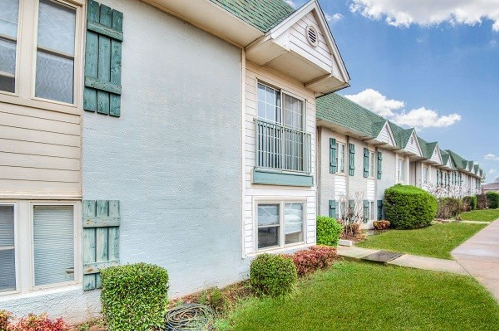 Norman Apartment: 201 Woodcrest Dr.