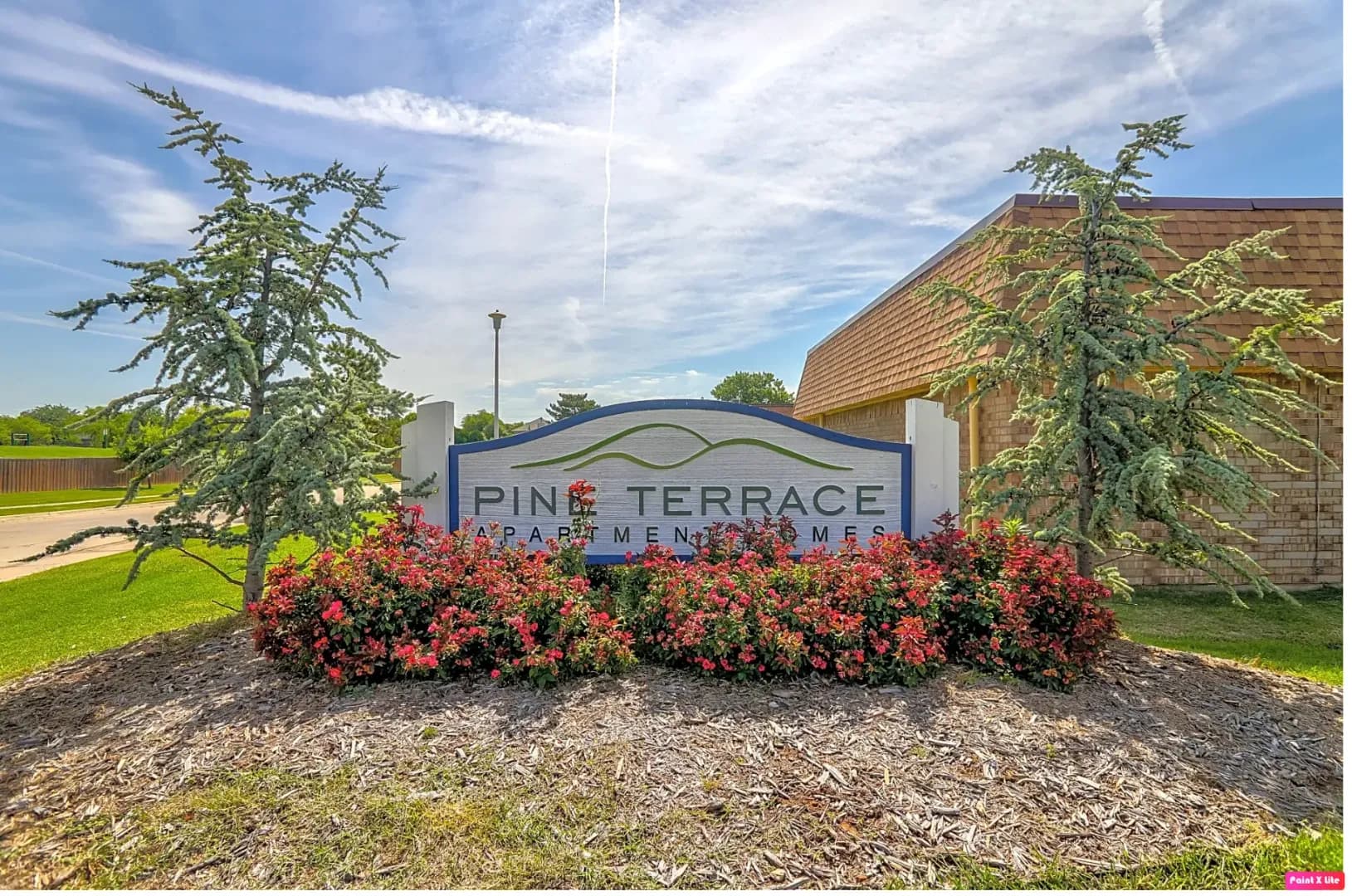 Lawton Apartment: 315 SE Warwick Wy