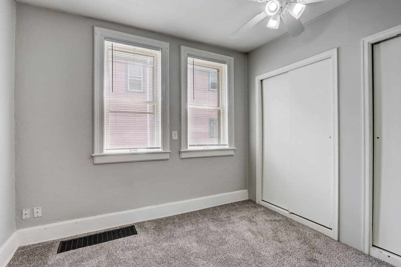 Milwaukee Apartment: 1811 N Warren Ave