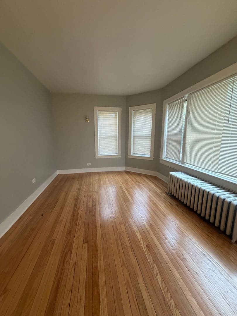 Chicago Apartment: 7945-53 S Langley Ave