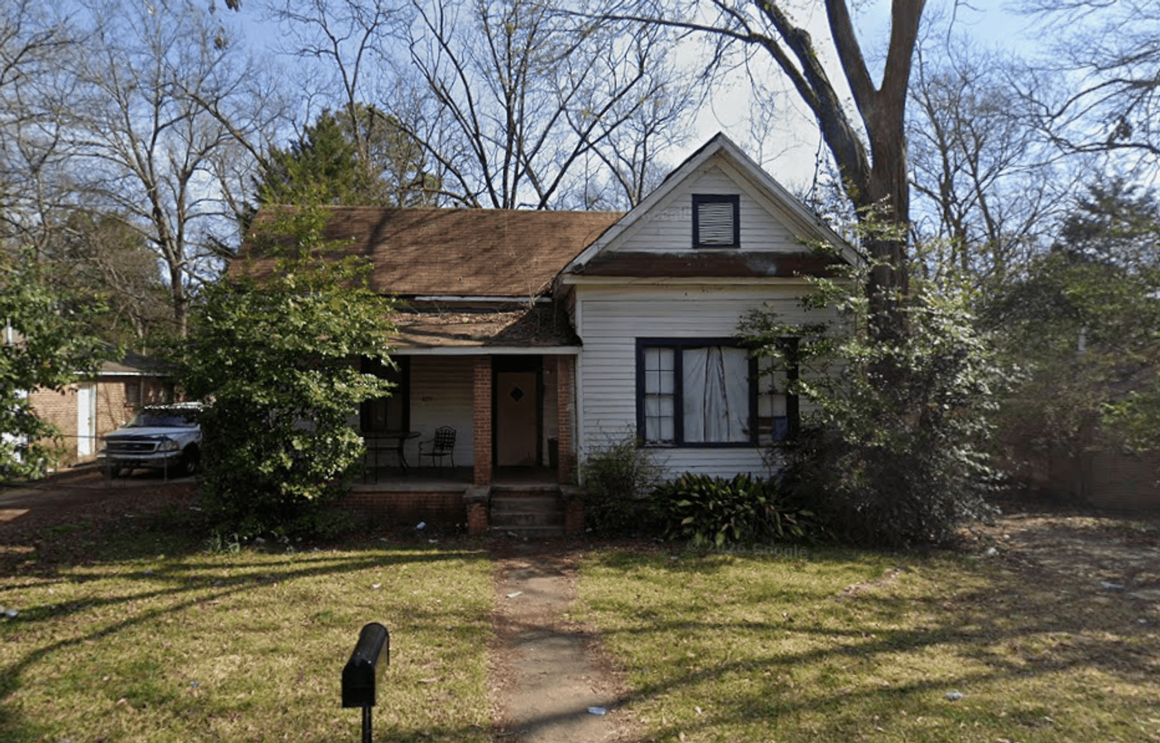 Montgomery Apartment: 425 Arthur St
