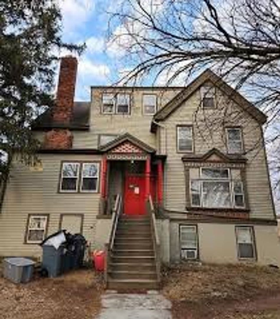 Ypsilanti Apartment: 525 N. Adams St.