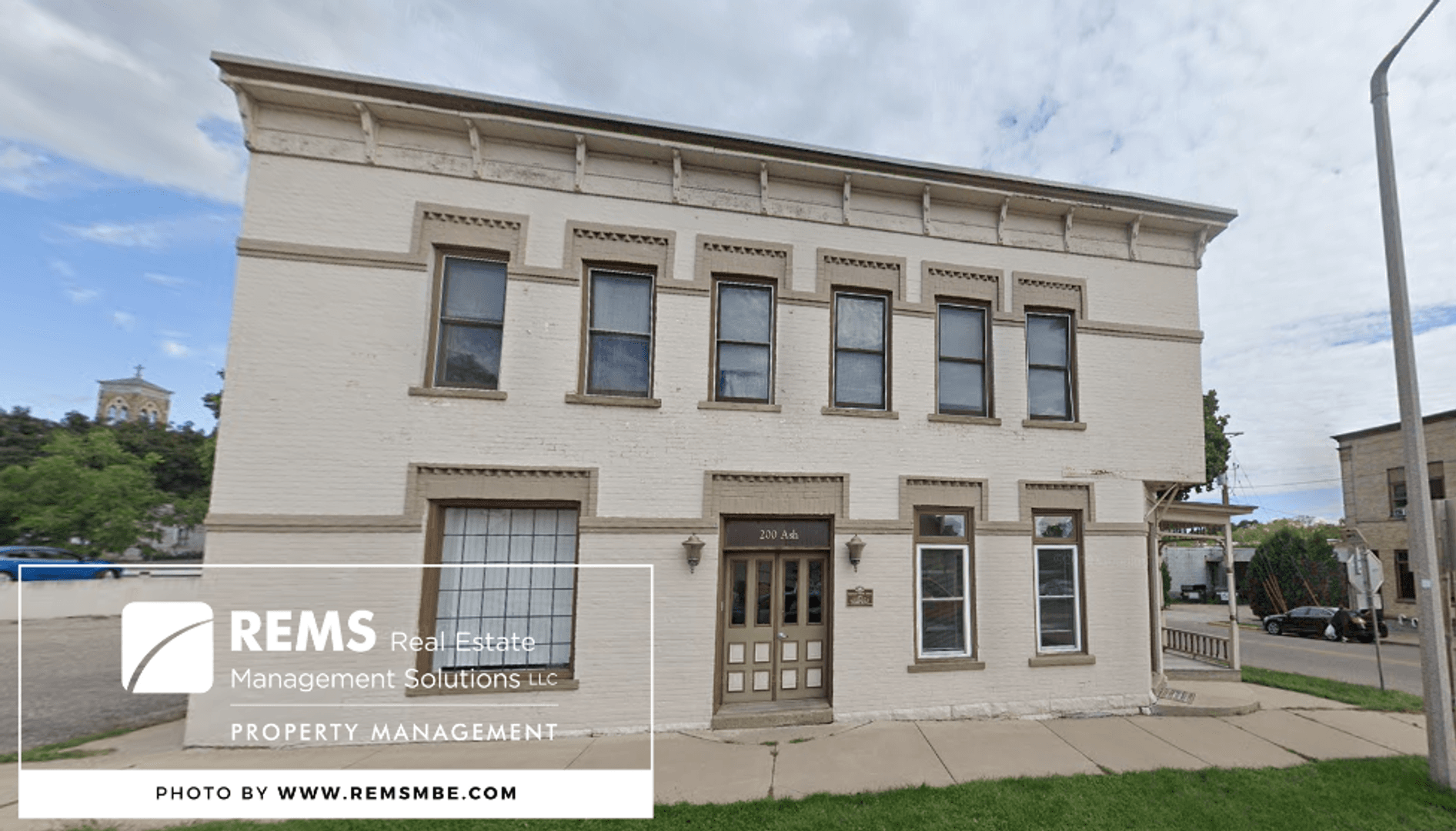 Baraboo Apartment: 200 Ash Street