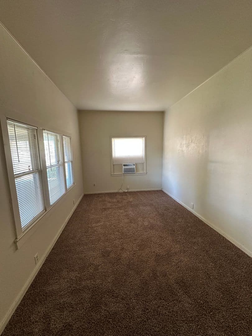 Merced Apartment: 243 W.18th St # 1-12