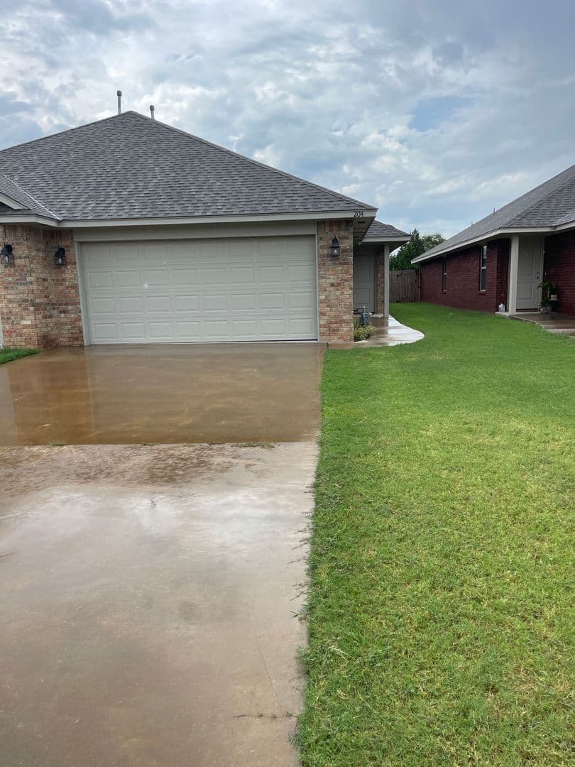 Noble House: 204 Woodbriar Road