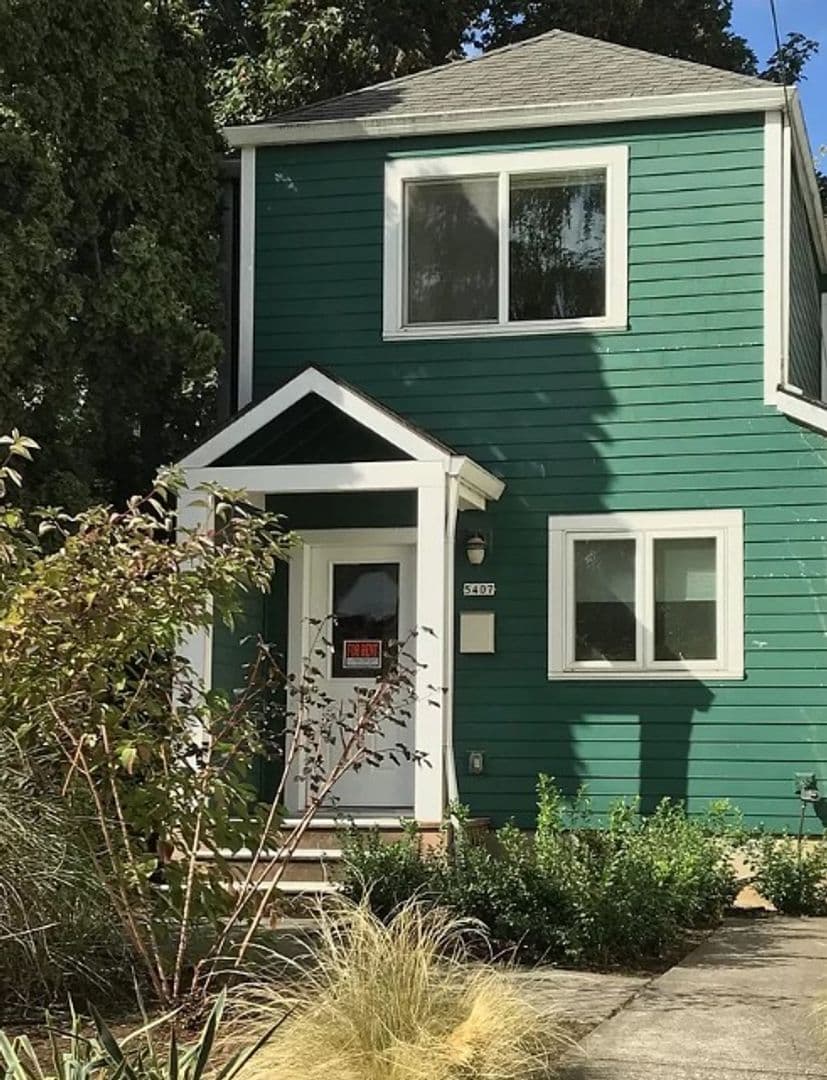 Portland Apartment: 5407 N Montana Ave