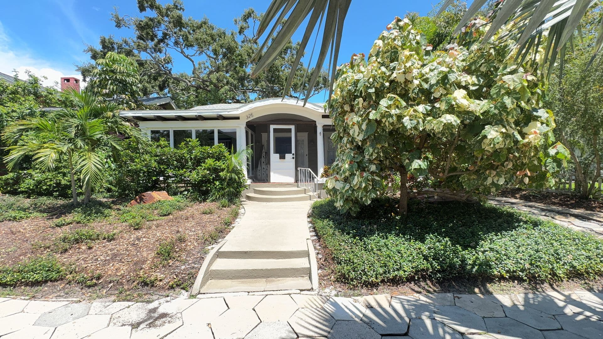 St. Petersburg House: 325 16th Avenue NE