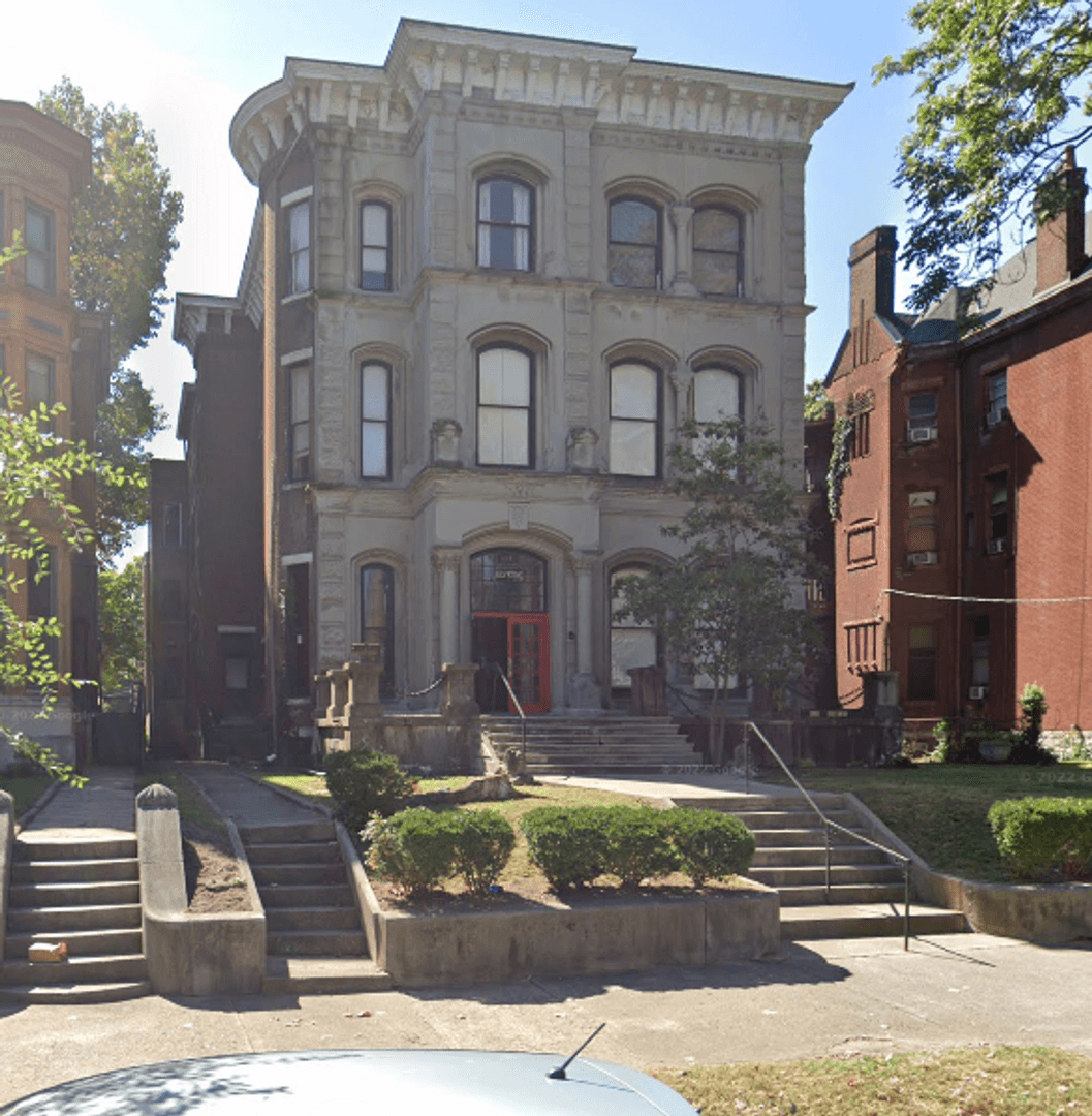 Louisville Apartment: 418 Ormsby Ave.