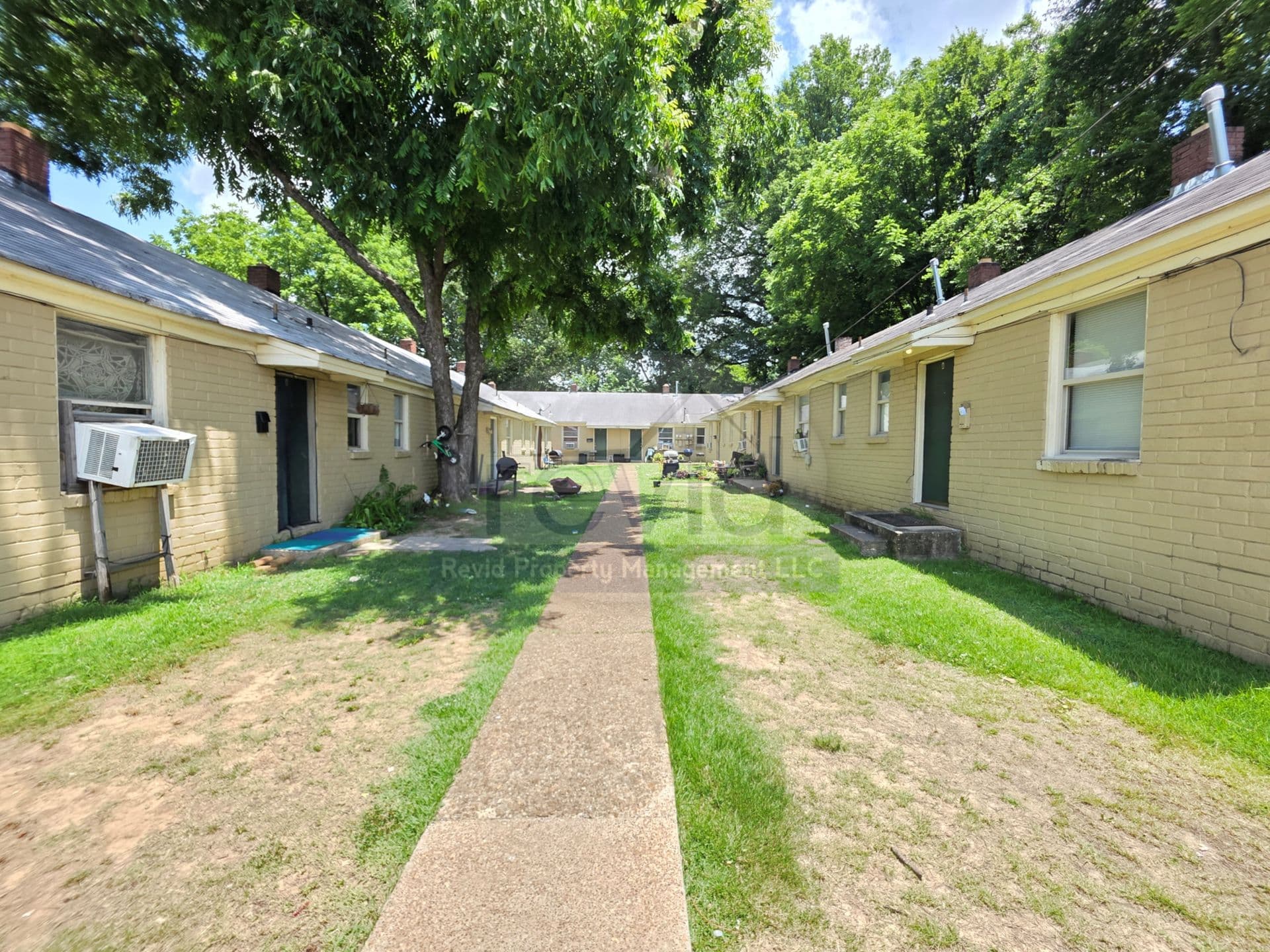 Memphis Apartment: 304 Scott St.