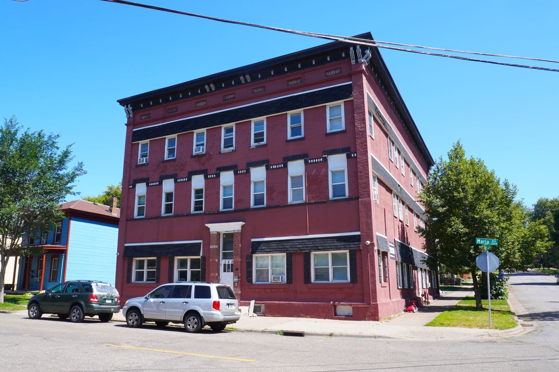 Saint Paul Apartment: 348 Maria Avenue