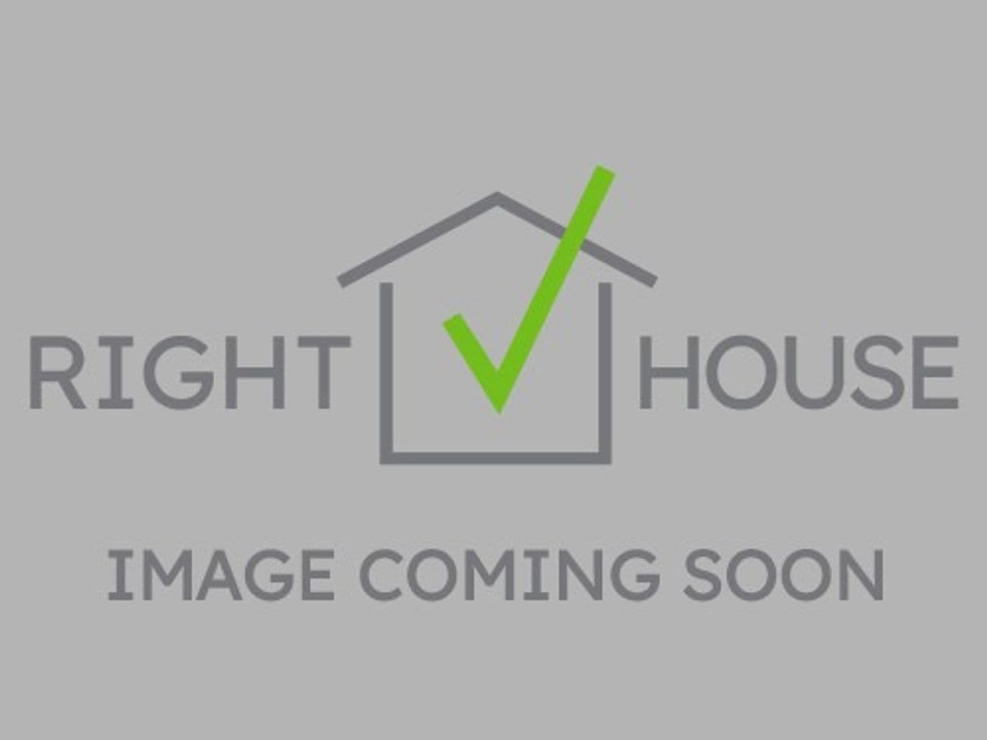 Clermont House: 672 Skyridge Rd