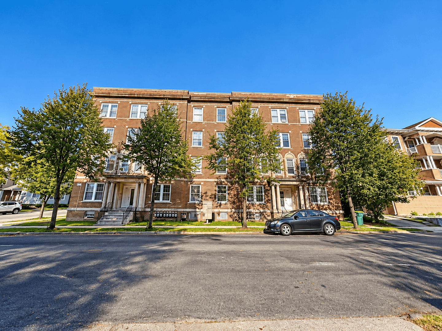 Worcester Apartment: 1 Hitchcock Road