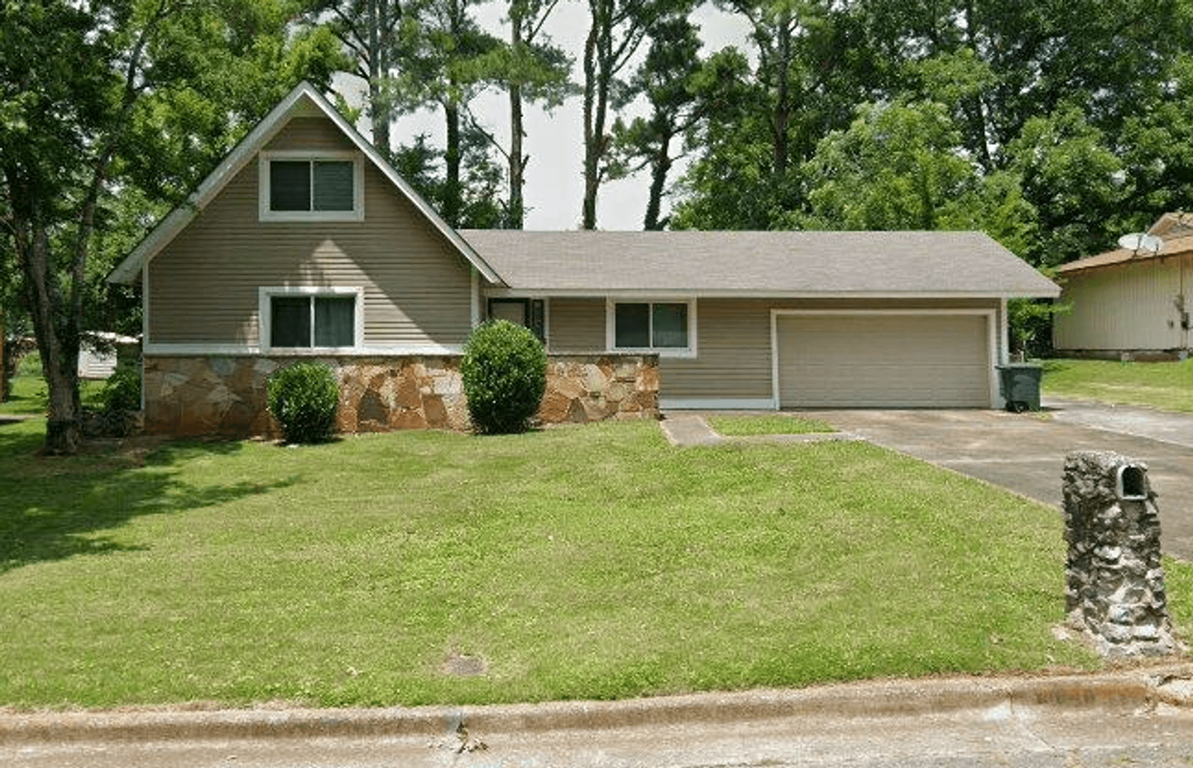 Huntsville House: 6006 Rick Wood Drive