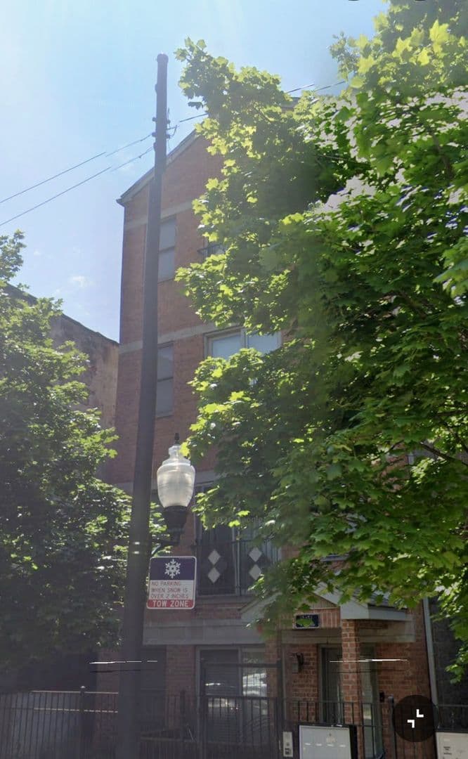 Chicago House: 2451 W. Harrison St.