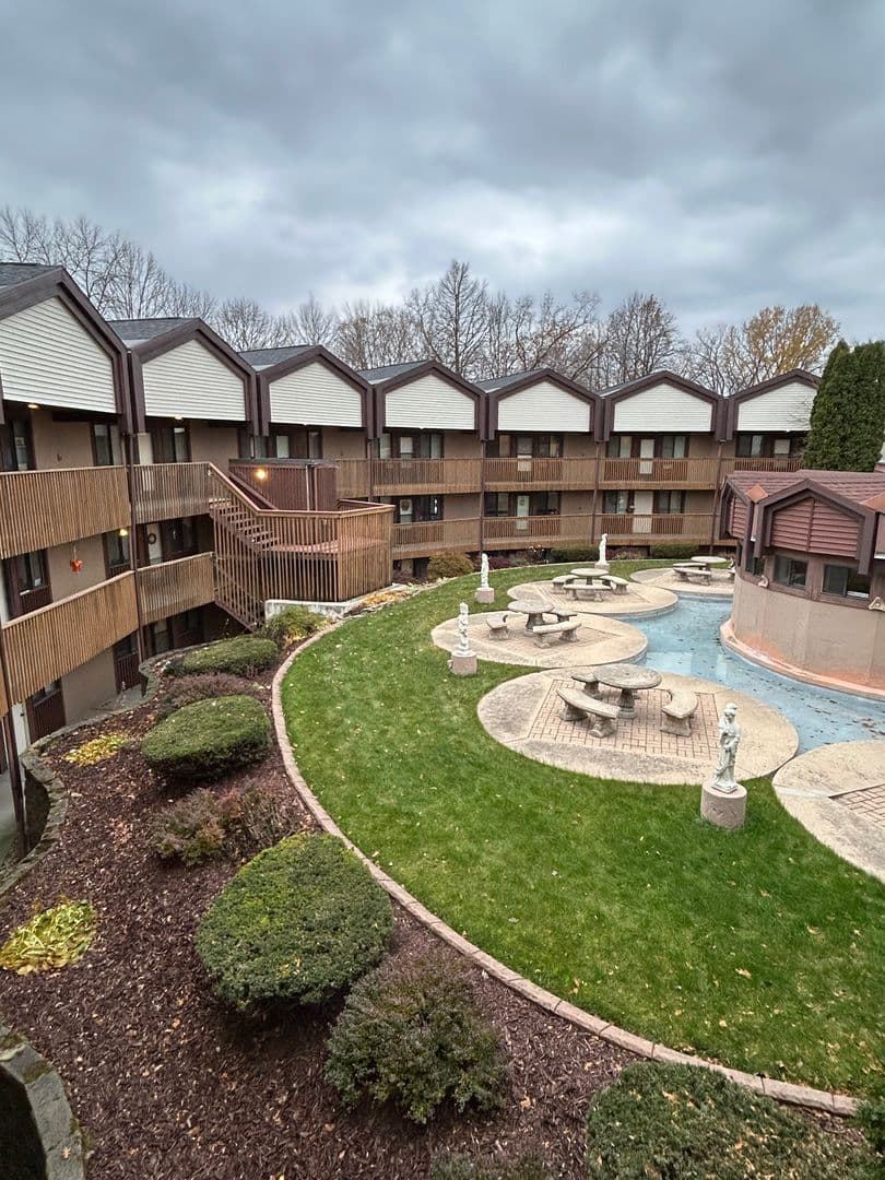 Green Bay Apartment: 1181-1183 Hansen Road