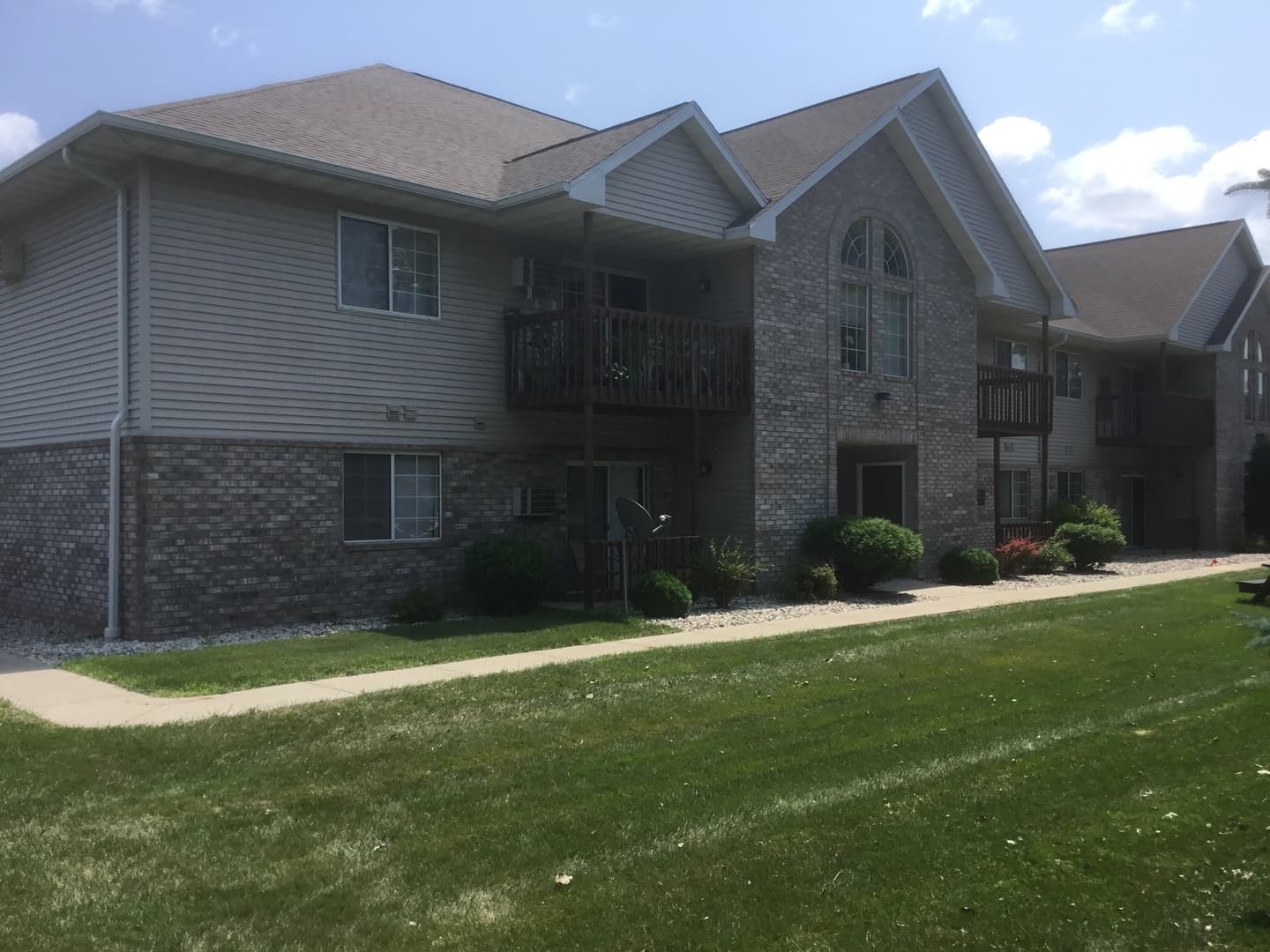 Appleton Apartment: 3117 3120 3133 3140 Tri Park