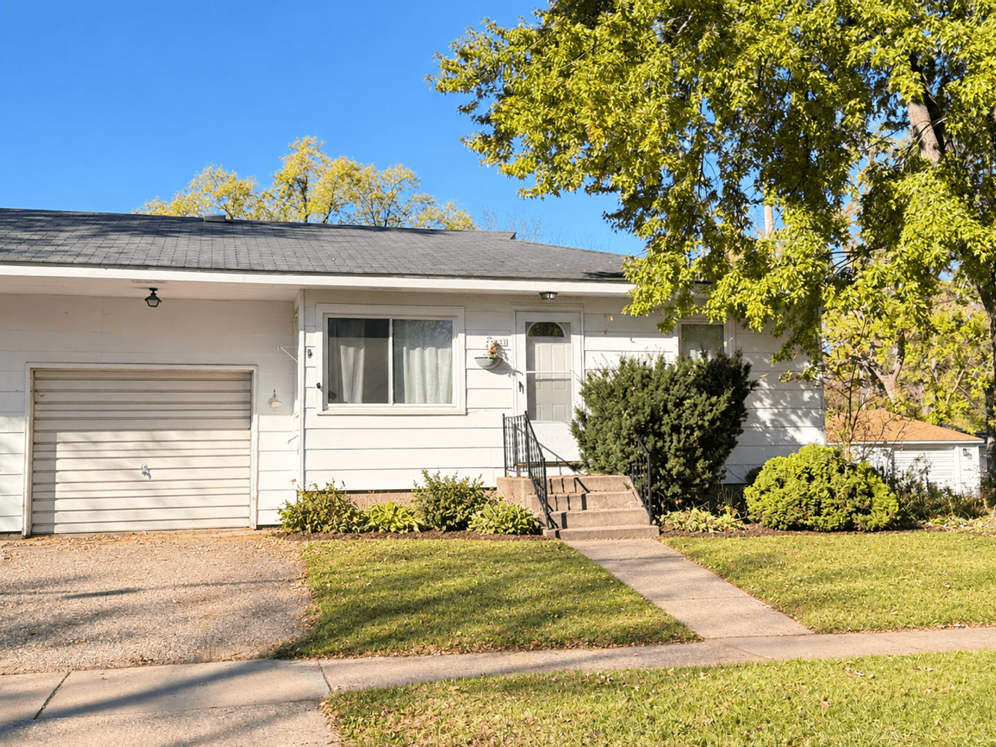 Port Edwards Townhome: 531 2nd Street