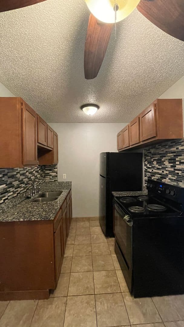 Saint Paul Apartment: 467 Maryland Avenue W
