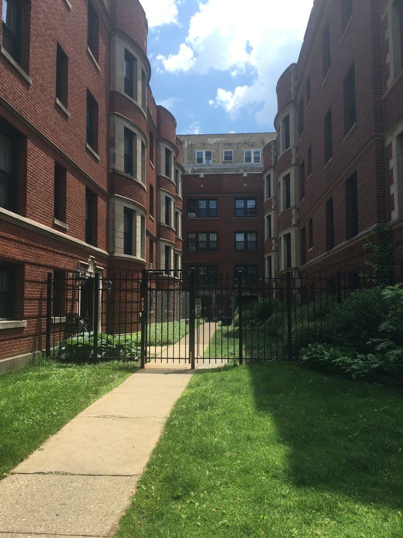 Chicago Apartment: 1407-15 W. Sherwin Ave.