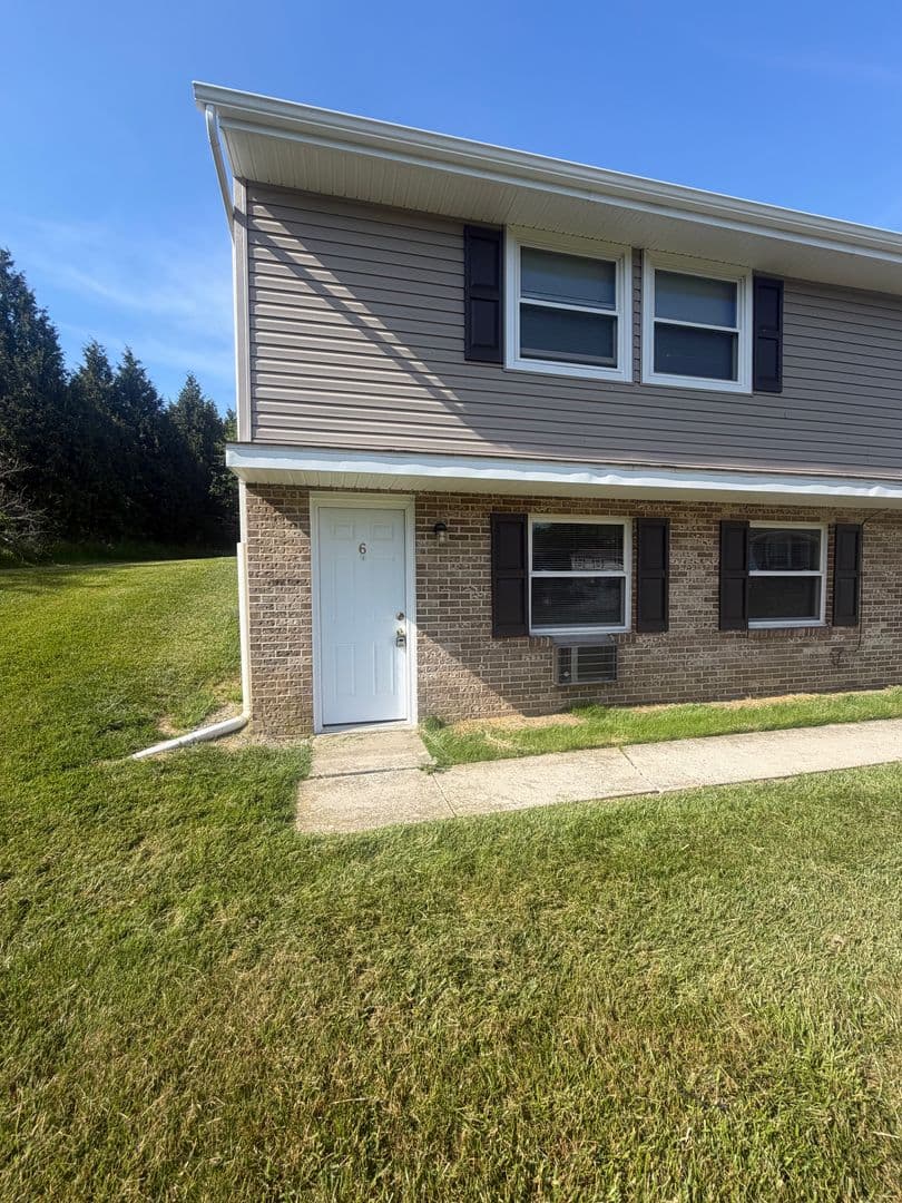 Spring Grove Apartment: 25 E Third Ave. (Building A-1 through L-6)