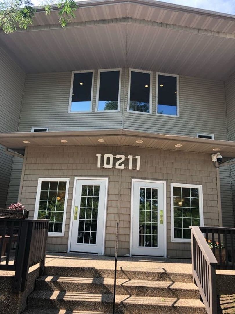 Minnetonka House: 10211 Cedar Lake Rd #115