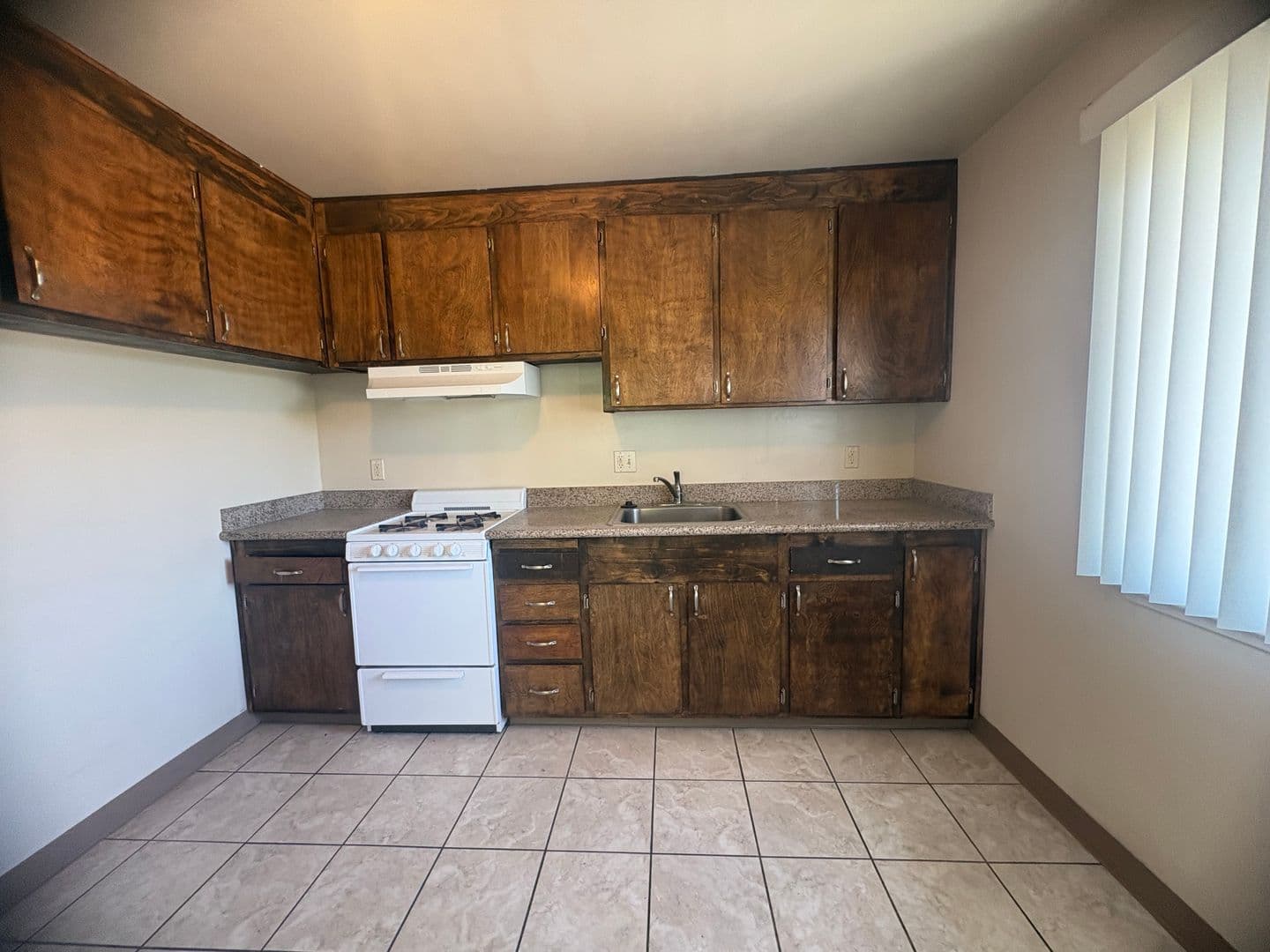 Marysville Apartment: 1605/1611/1621/1627 Swezy St