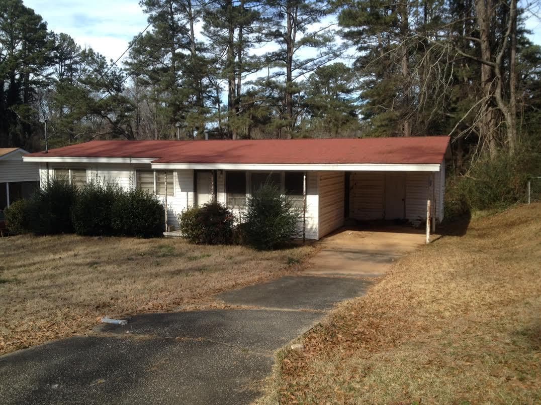 Newnan House: 7 Willow Dr